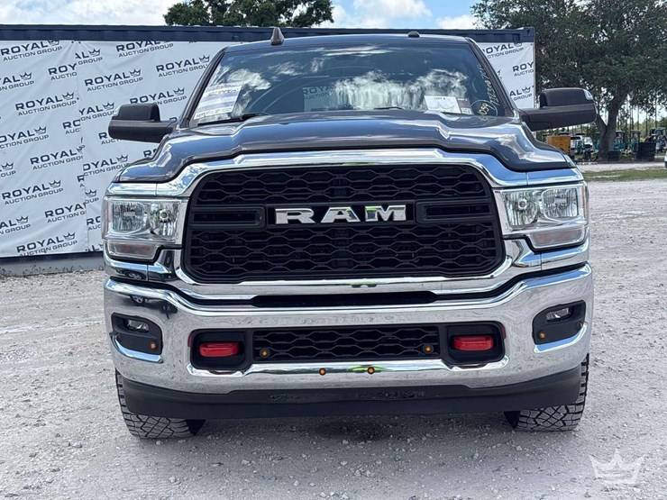 2020-dodge-2500-image-25