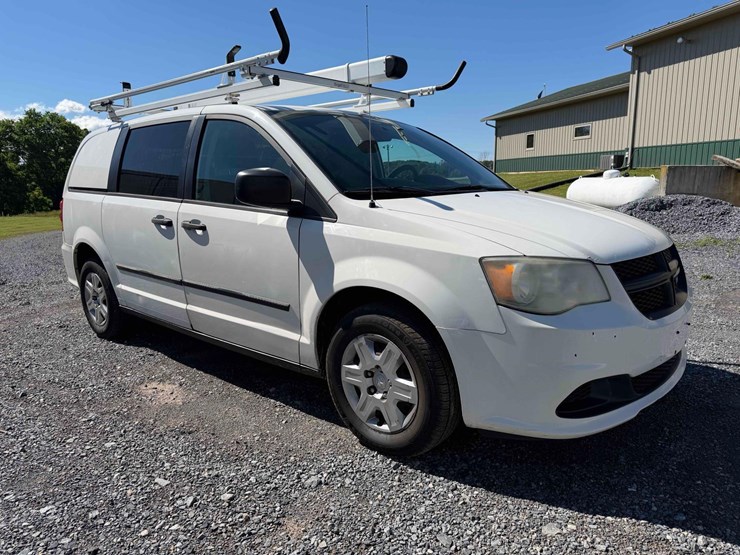 2013-dodge-caravan-image-7