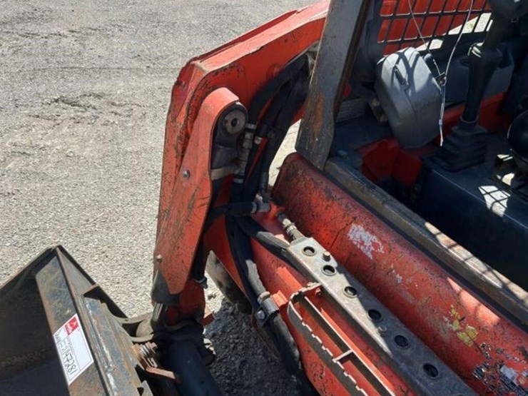 2018-kubota-ssv65-image-39