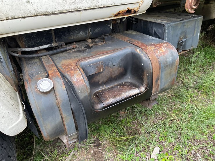#1392-•-1974-fleetstar-2070a-tandem-axel-dump-truck-image-23