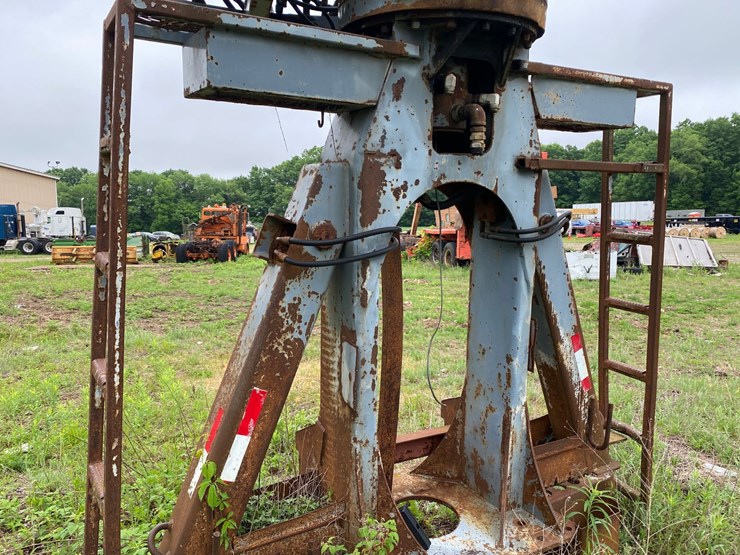 #1584-•-lemco-picker-arm-for-scrap-metal-or-parts-includes-a-toshiba-control-panel-image-9
