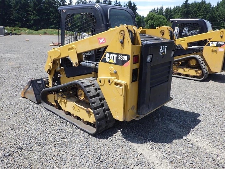 2018-caterpillar-239d-image-7