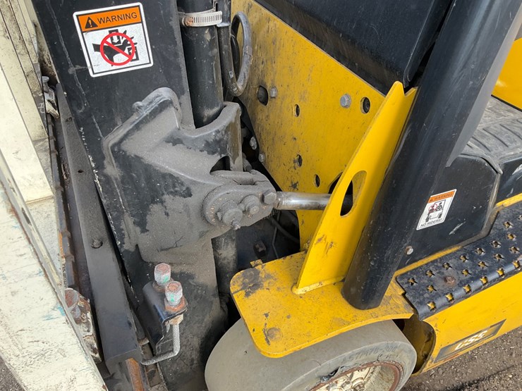 #1387-•-2013-yale-glc040sv-forklift-image-17