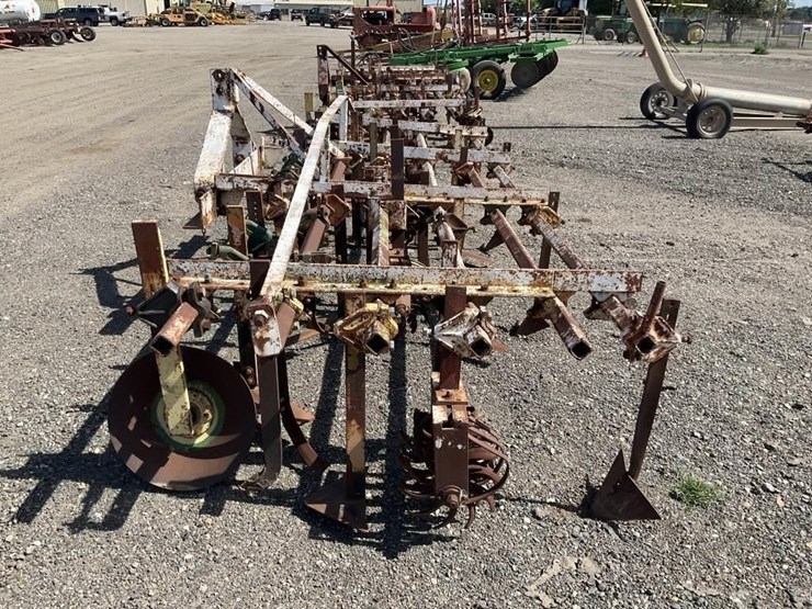 custom-3-pt-3-row-60"-cultivator-image-7