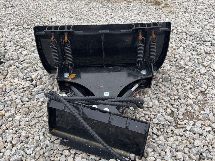 hydraulic-skid-steer-snow-blade-attachment-image-2