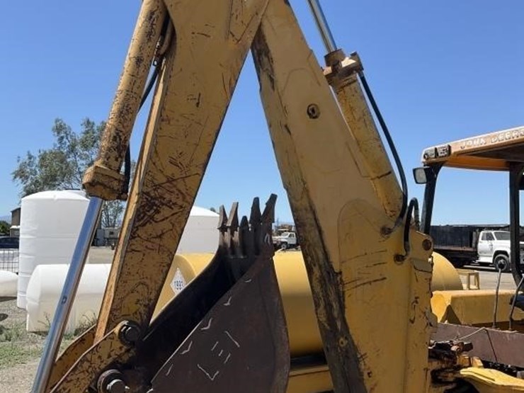 deere-710b-image-9