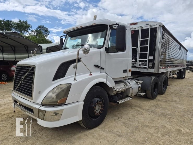2006-volvo-vnl64t300-image-1
