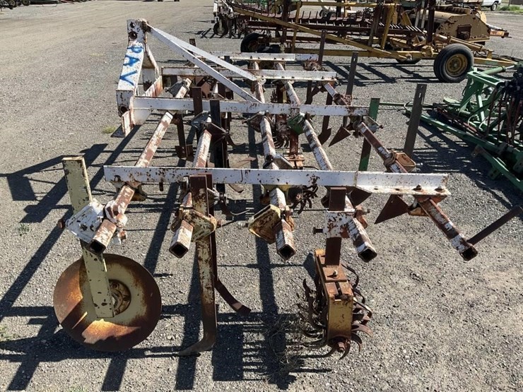 custom-3-pt-3-row-60"-cultivator-image-7