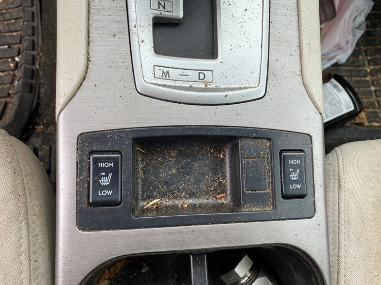 #1394-•-2013-subaru-outback-all-wheel-drive-image-13