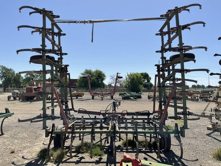glencoe-30'-fold-up-field-cultivator-image-6