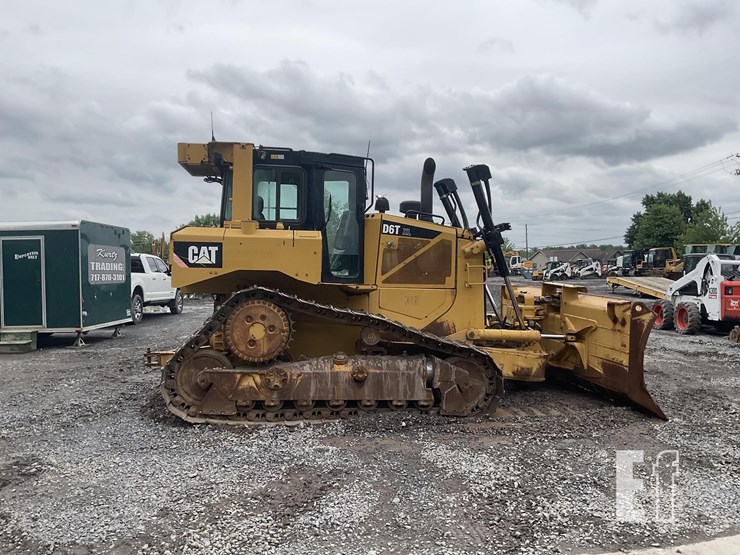2015-caterpillar-d6t-xl-image-5