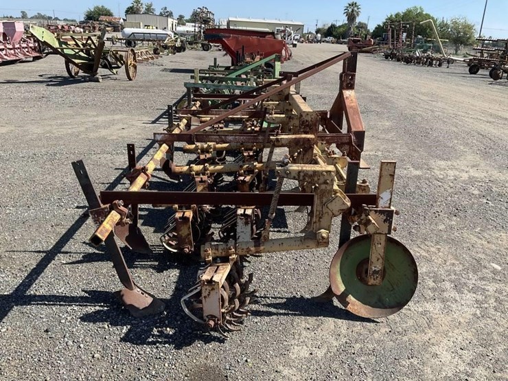 custom-3-pt-3-row-60"-rolling-cultivator-image-4