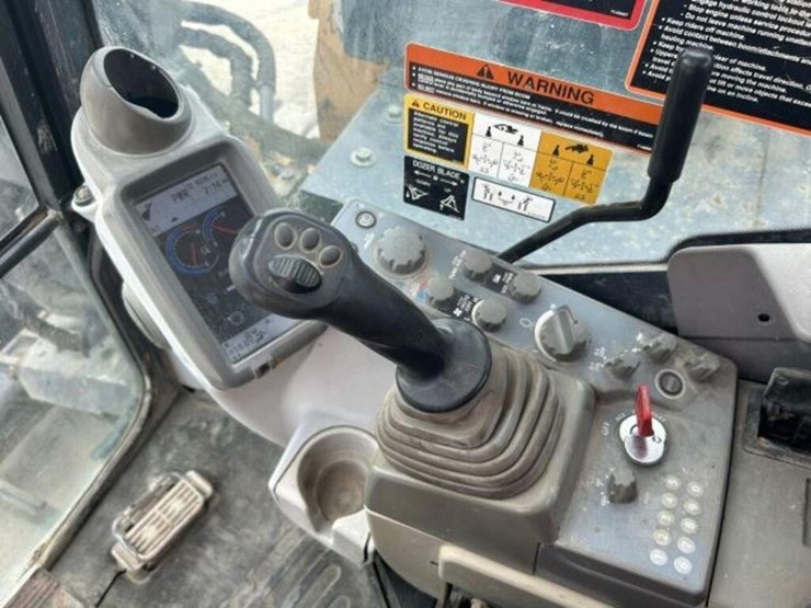 2014-deere-85g-image-10