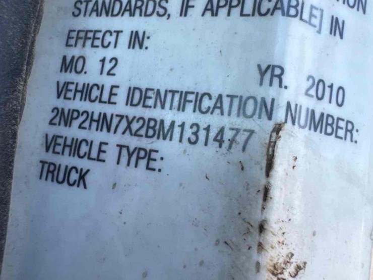 2011-peterbilt-337-image-25
