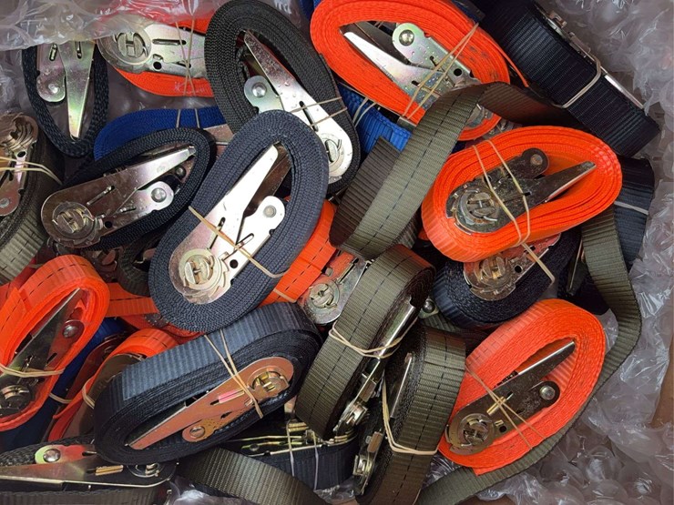assorted-ratchet-tie-down-straps-image-1