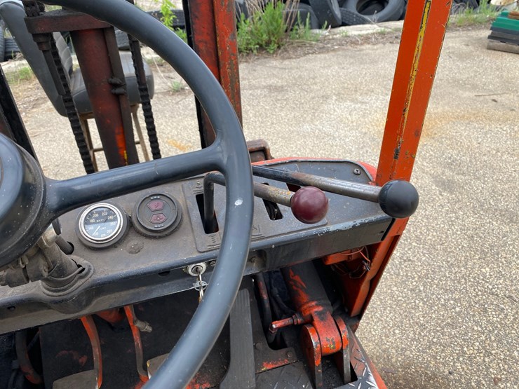 #1396-•-toyota-lp-forklift-image-8