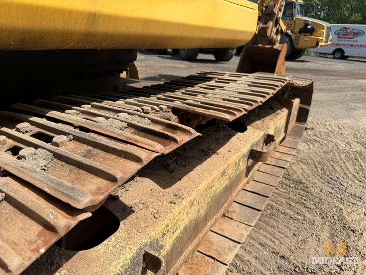 caterpillar-322l-image-23