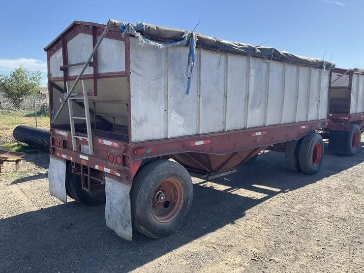 (dmv)-set-of-1970's-aluminum-hopper-trailers-image-15