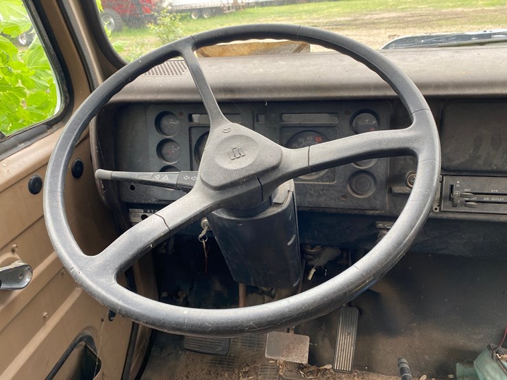 1985-international-s1600-image-8
