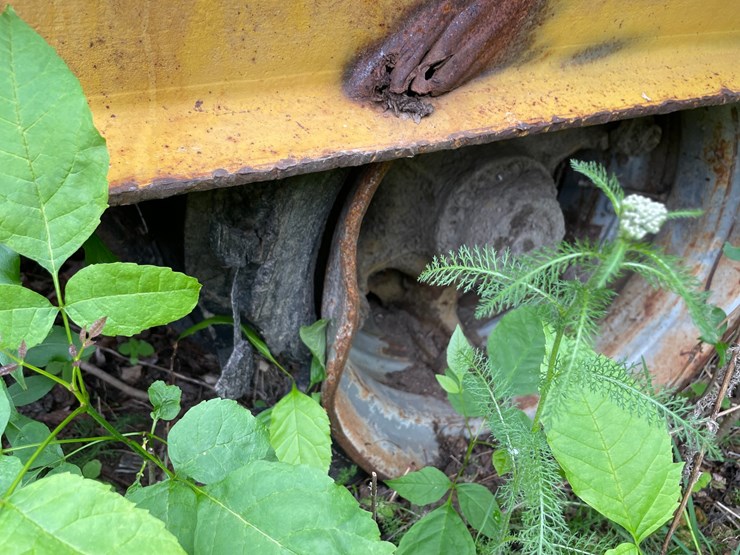 #1389-•-large-steel-pintle-hitch-trailer-with-broken-frame-(no-title)-image-17