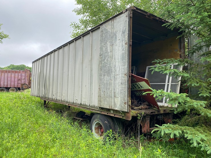 #1631-•-semi-trailer-with-contents-(no-title)-image-2