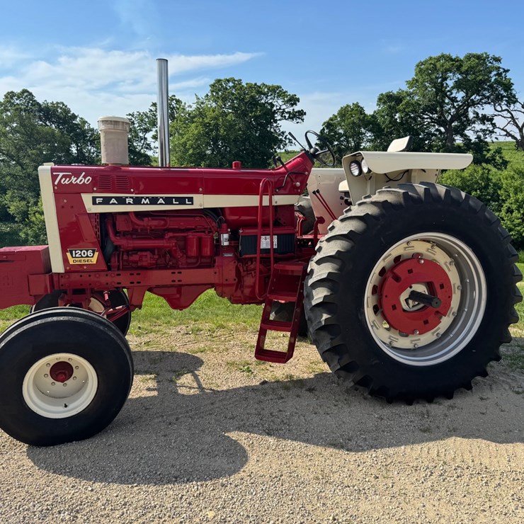 INTERNATIONAL 1206