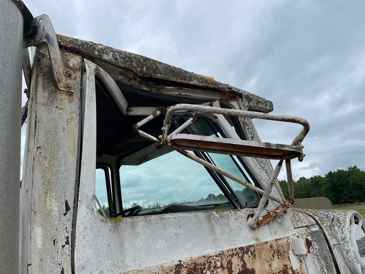 ford-9000-image-21