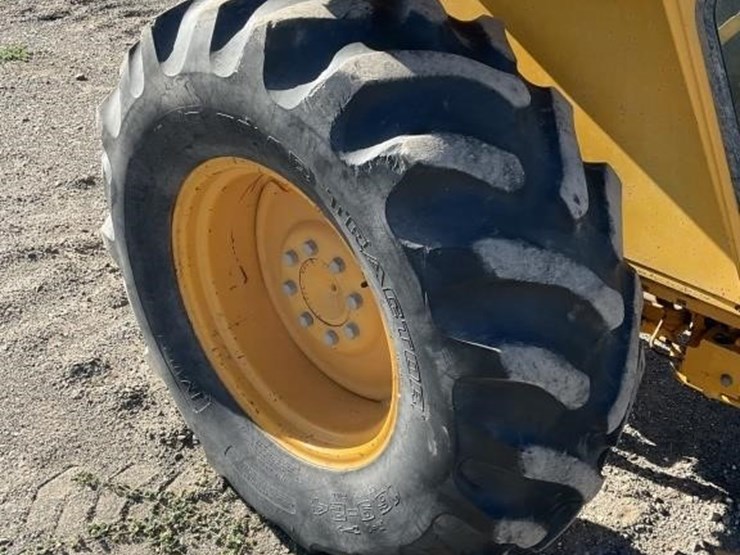 john-deere-2355-image-15