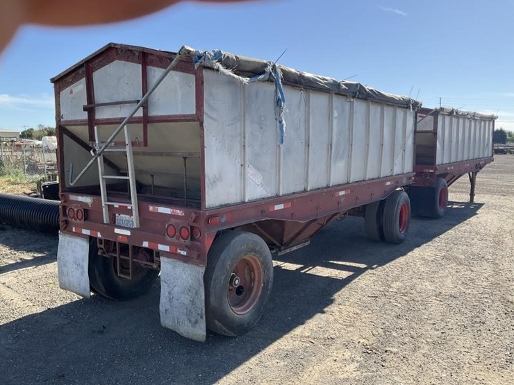 (dmv)-set-of-1970's-aluminum-hopper-trailers-image-3