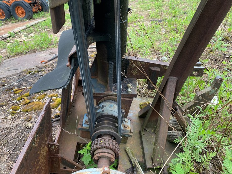 #1579-•-wood-chipper-with-electric-motor-image-7