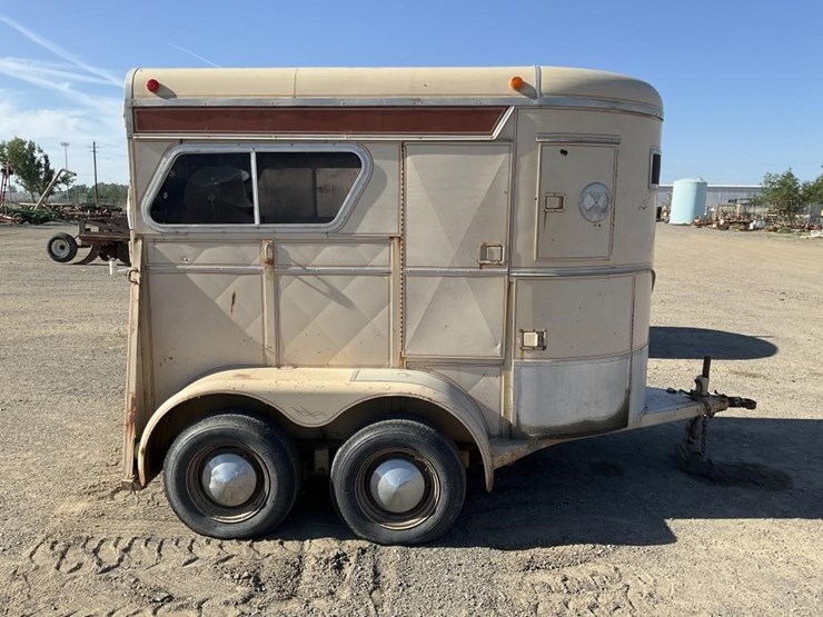 (dmv)-w&w-(2)-horse-horsey-trailer-image-2