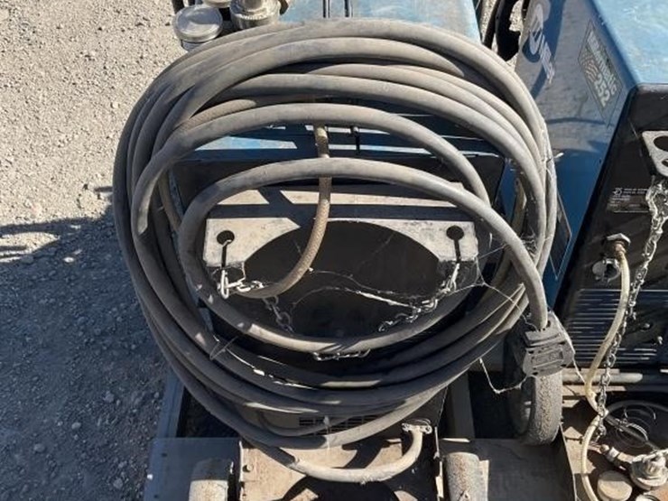 miller-millermatic-350p-portable-welder-image-4