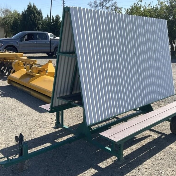 CUSTOM TRAILER