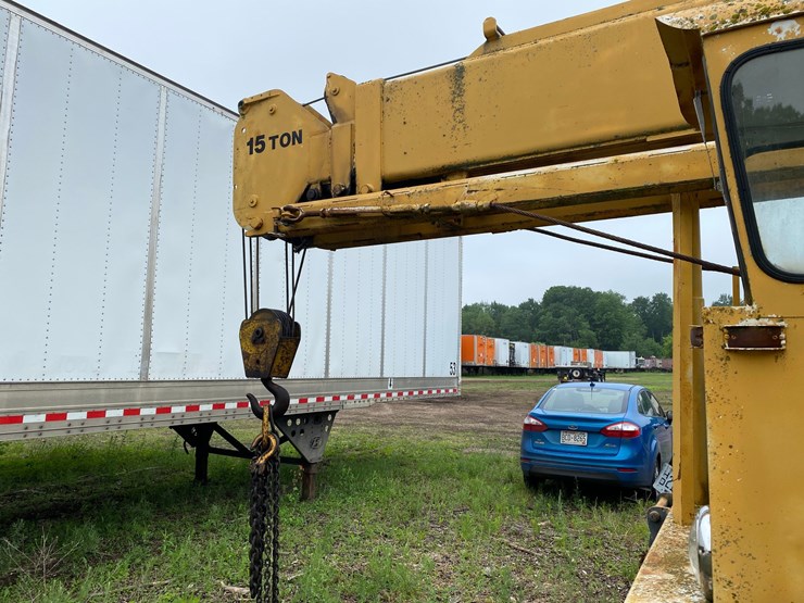 #1558-•-grove-15-ton-crane-image-13