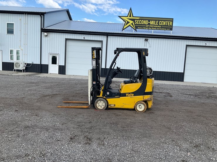 #1387-•-2013-yale-glc040sv-forklift-image-3