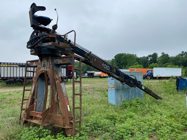#1584-•-lemco-picker-arm-for-scrap-metal-or-parts-includes-a-toshiba-control-panel-image-2