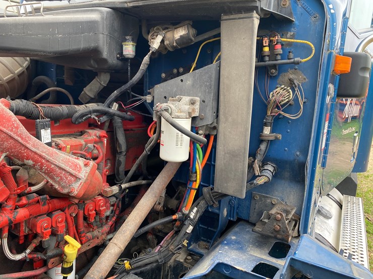 #1562-•-2007-international-truck-image-23