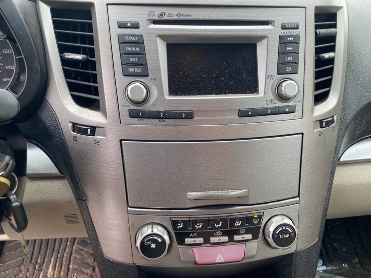 #1394-•-2013-subaru-outback-all-wheel-drive-image-12