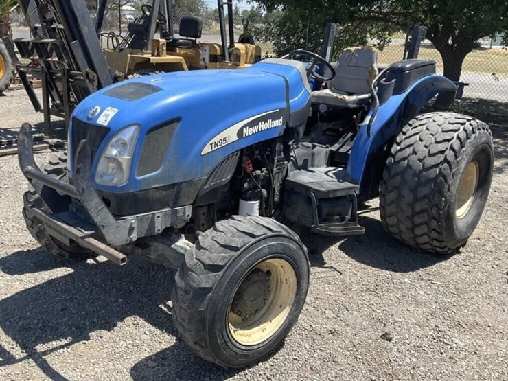 new-holland-tn95a-image-1