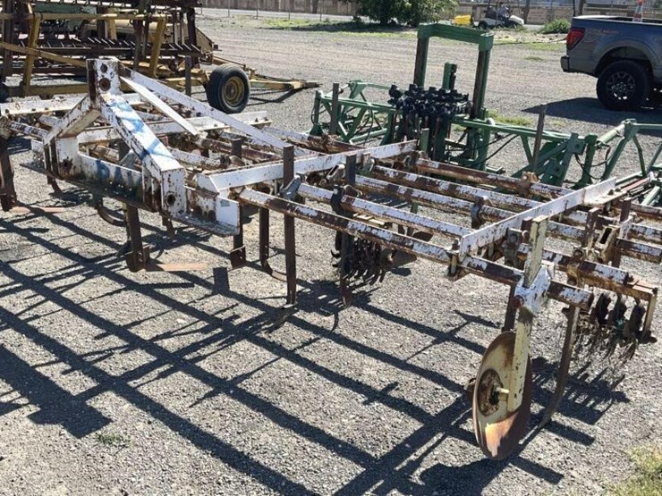 custom-3-pt-3-row-60"-cultivator-image-1