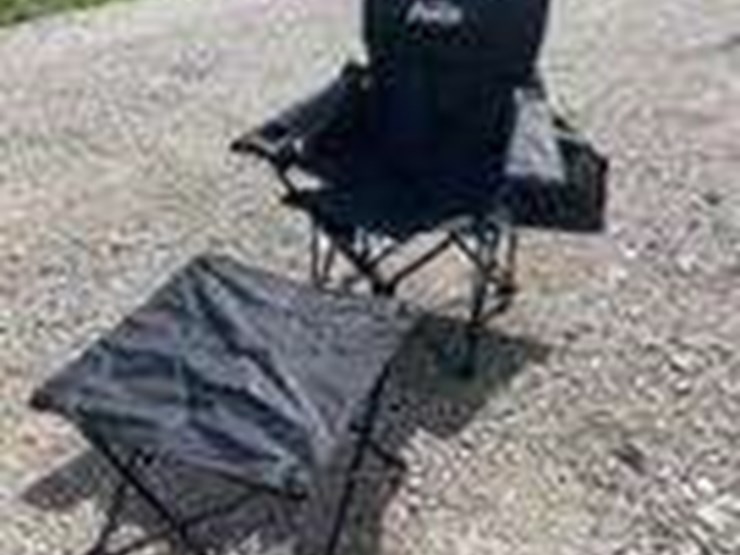 collapsible-camping-chair.-black.-comes-with-foot-stool-and-storage-bag!-image-3