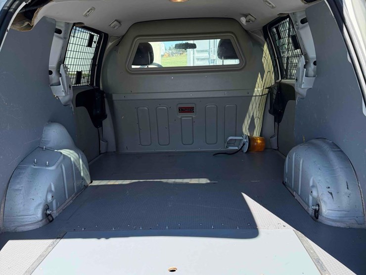 2013-dodge-caravan-image-11