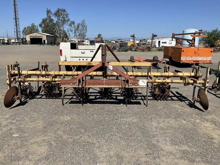 custom-3-pt-3-row-60"-rolling-cultivator-image-2