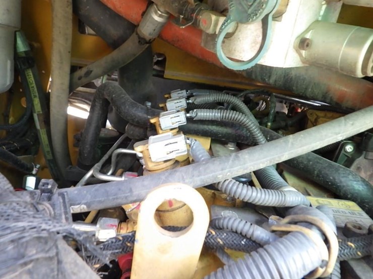 2017-caterpillar-239d-image-25