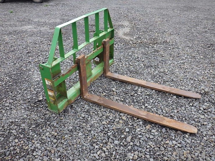 john-deere-210-image-2