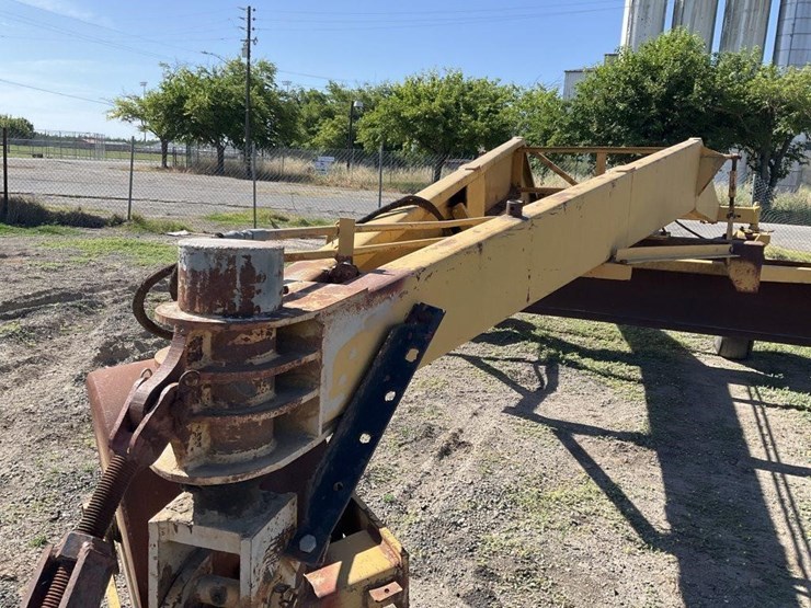 marvin-16x30-triplane-image-9