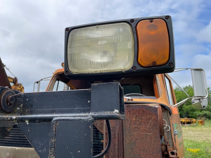 #1381-•-international-f-2674-tri-axel-dump-truck-image-71