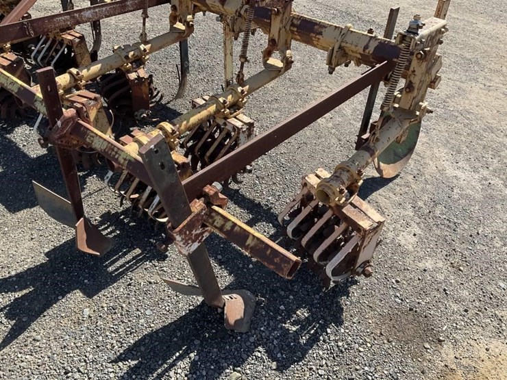 custom-3-pt-3-row-60"-rolling-cultivator-image-14