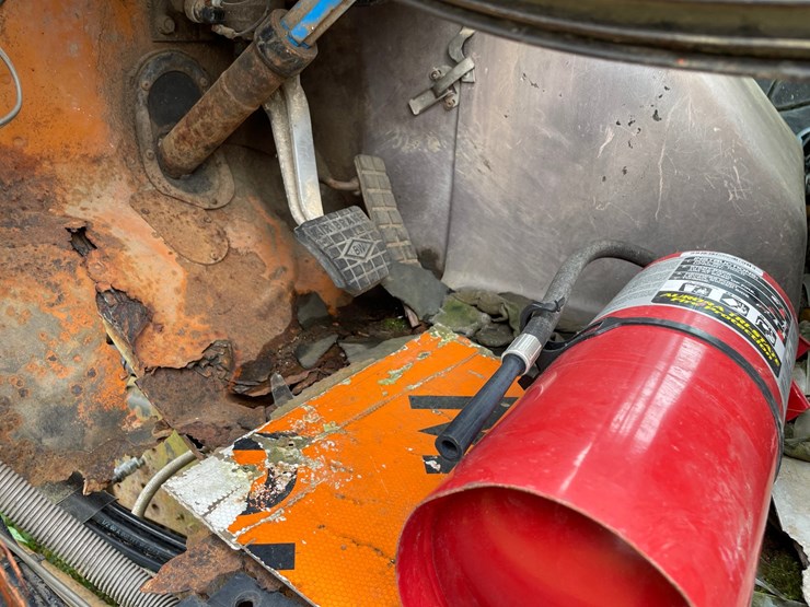 #1381-•-international-f-2674-tri-axel-dump-truck-image-14