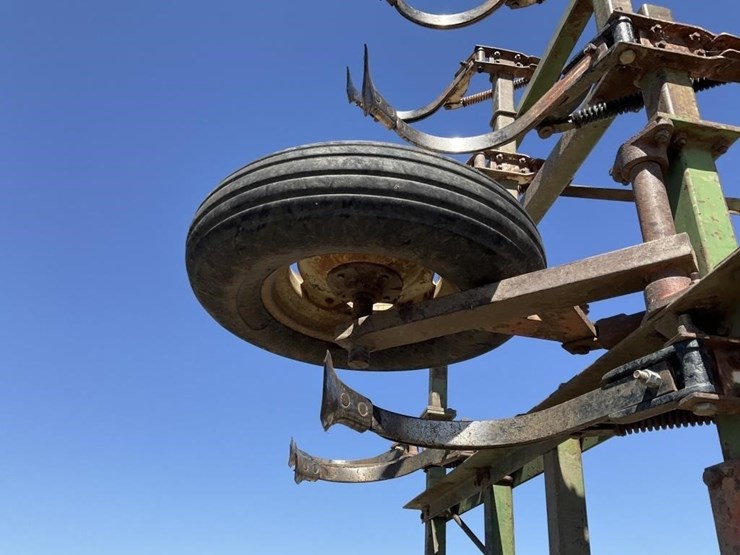 glencoe-30'-fold-up-field-cultivator-image-13